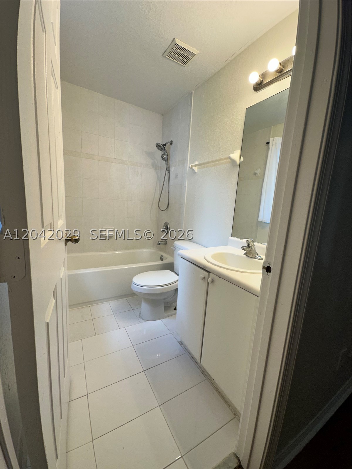 SHOMA TOWNHOMES AT KEYSCO - Residential Lease