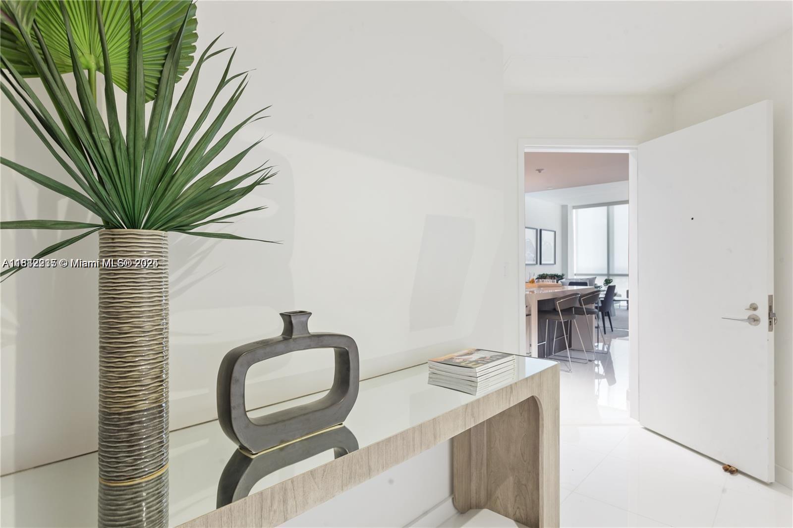 PARAMOUNT MIAMI WORLDCENT - Residential