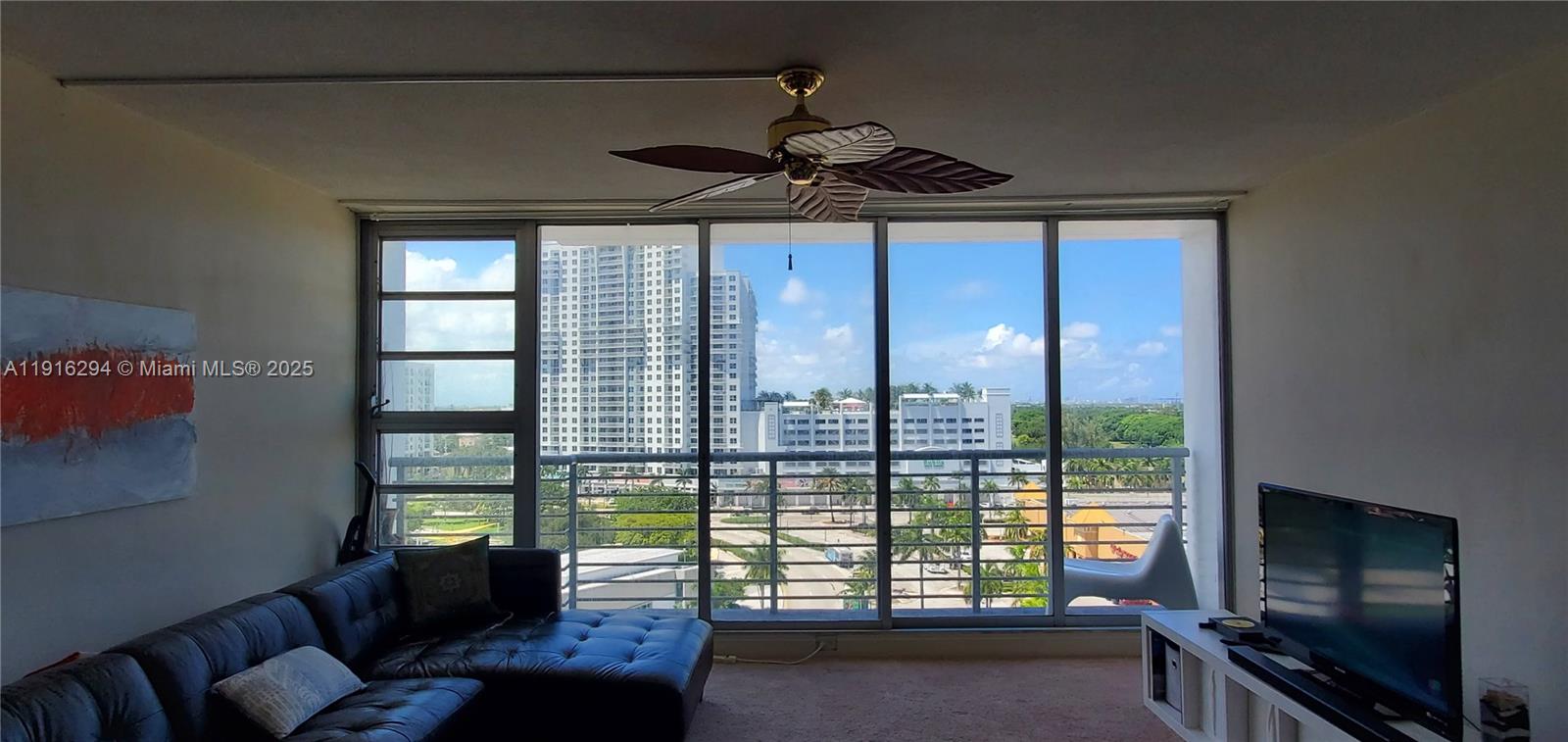HOME TOWER CONDO - Residential