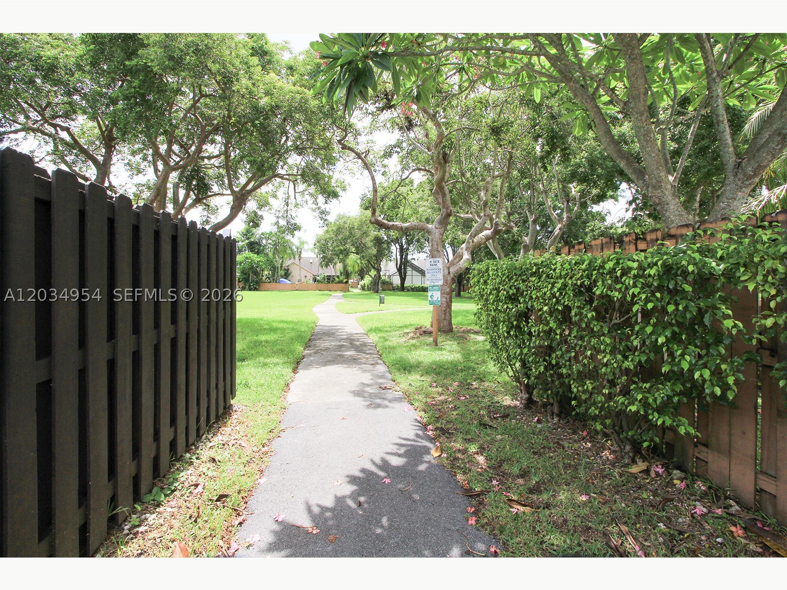 JUNIPER AT THE HAMMOCKS - Residential Lease