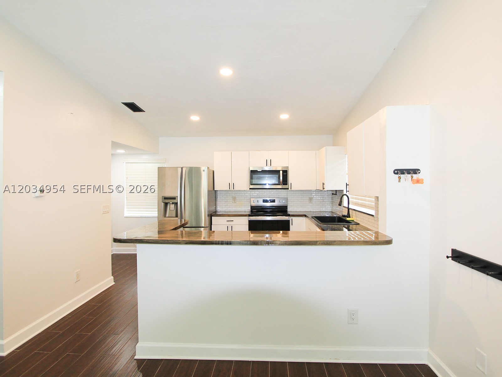 JUNIPER AT THE HAMMOCKS - Residential Lease
