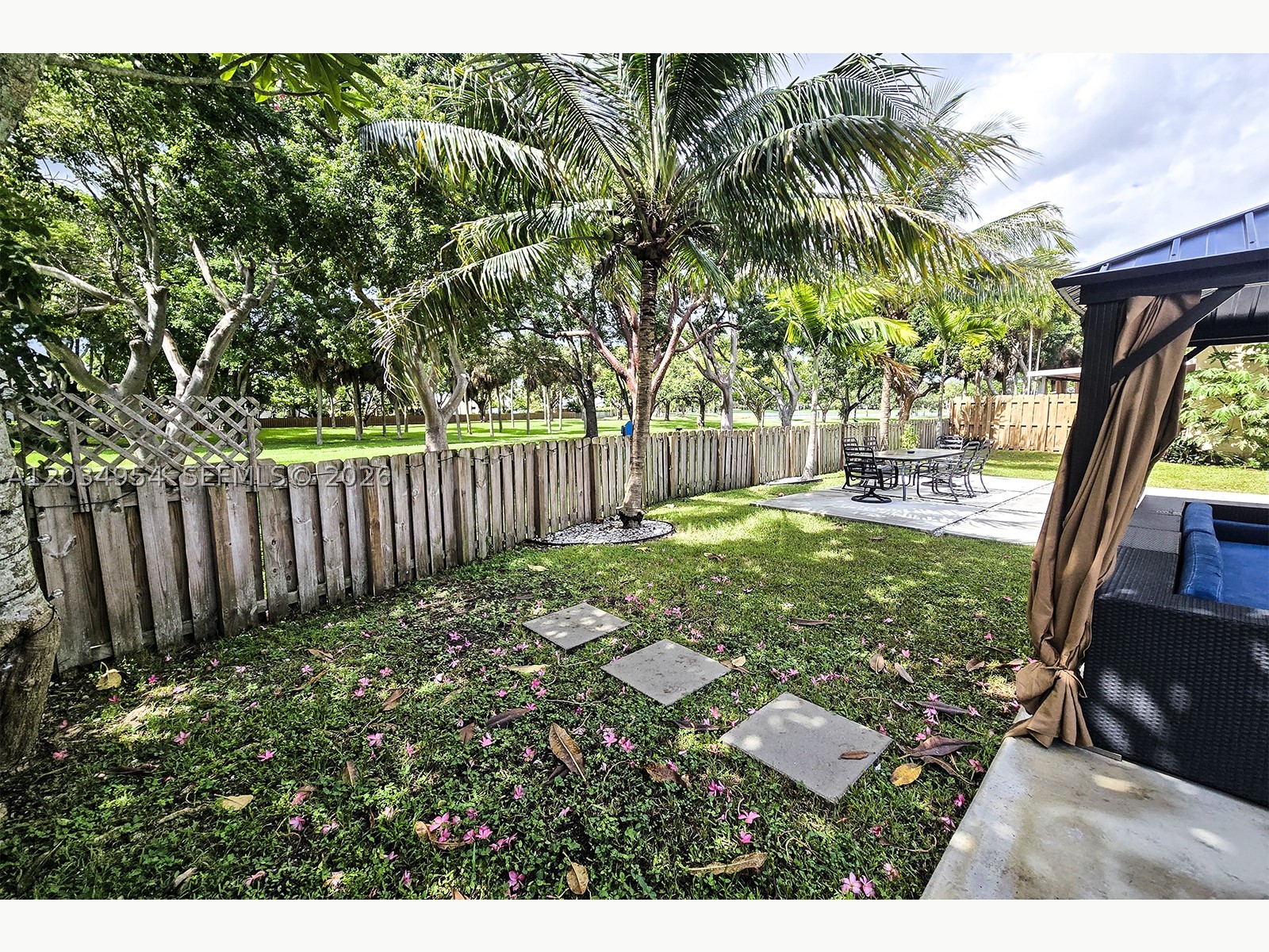 JUNIPER AT THE HAMMOCKS - Residential Lease