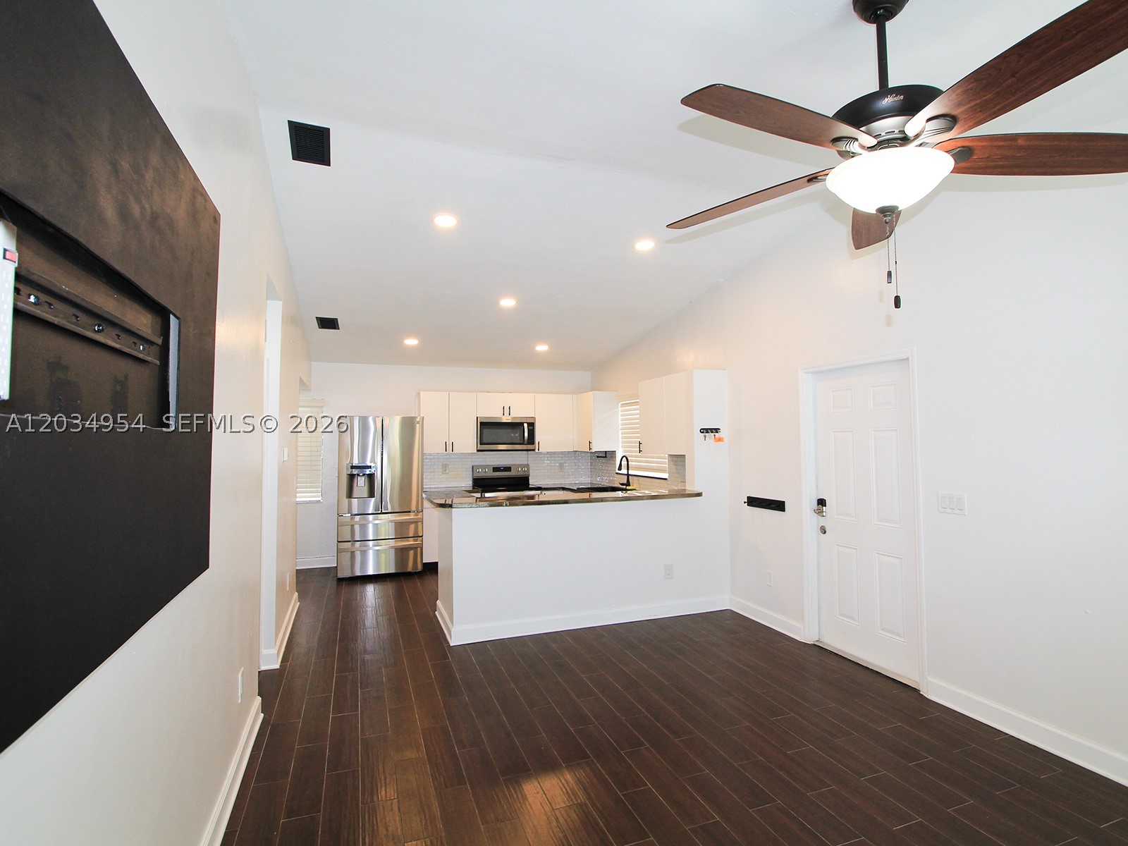 JUNIPER AT THE HAMMOCKS - Residential Lease