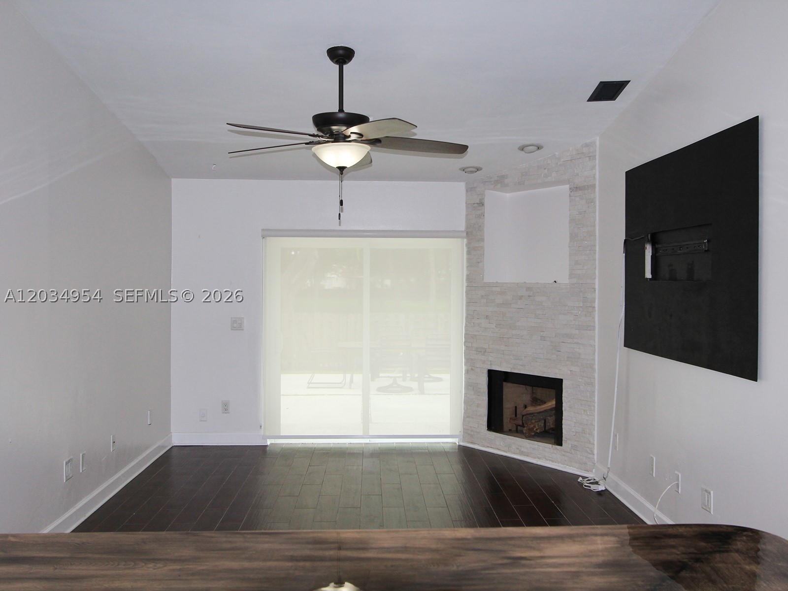 JUNIPER AT THE HAMMOCKS - Residential Lease
