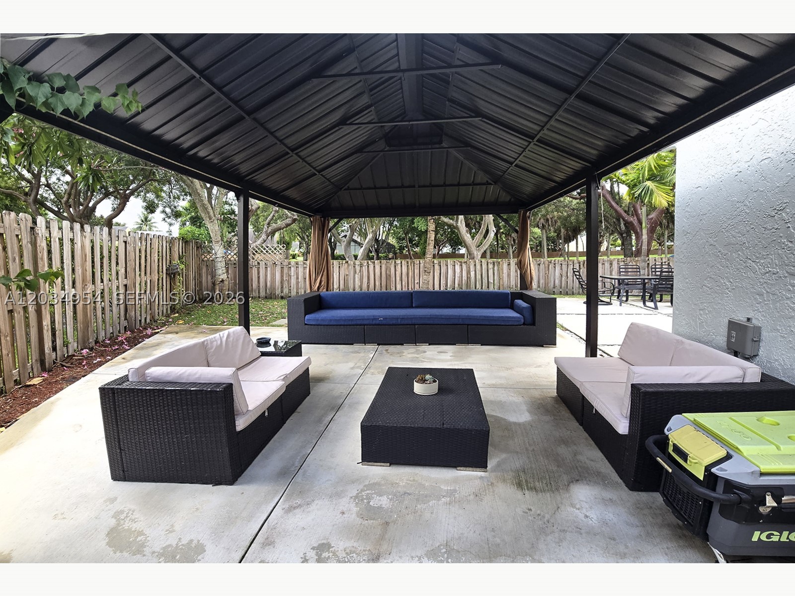 JUNIPER AT THE HAMMOCKS - Residential Lease