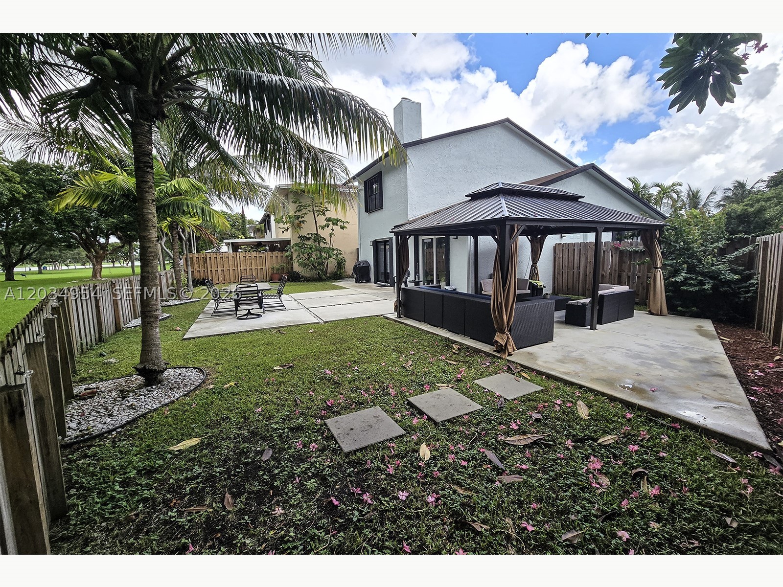 JUNIPER AT THE HAMMOCKS - Residential Lease