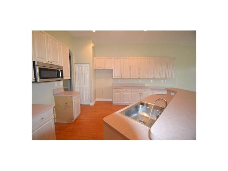 REGENCY LAKE ESTATES - Residential Lease