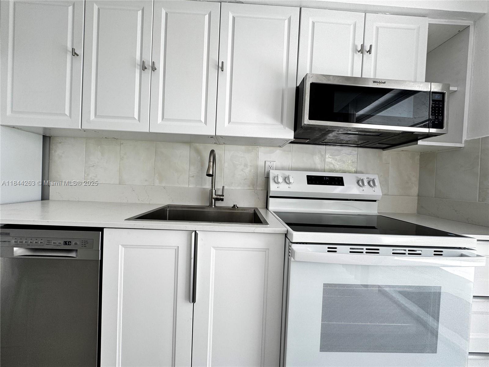OCEAN BLVD ESTATES SEC A - Residential Lease