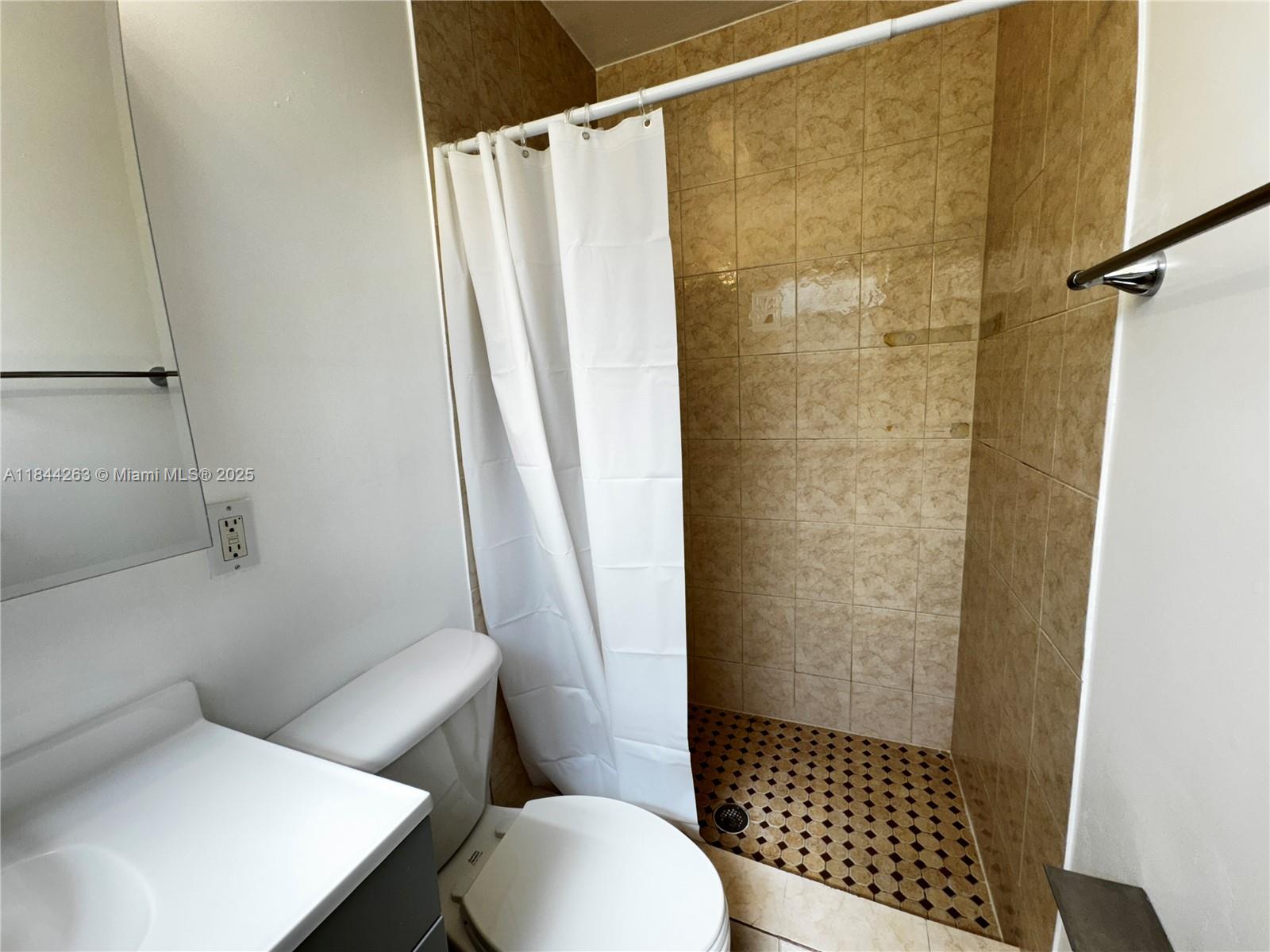 OCEAN BLVD ESTATES SEC A - Residential Lease