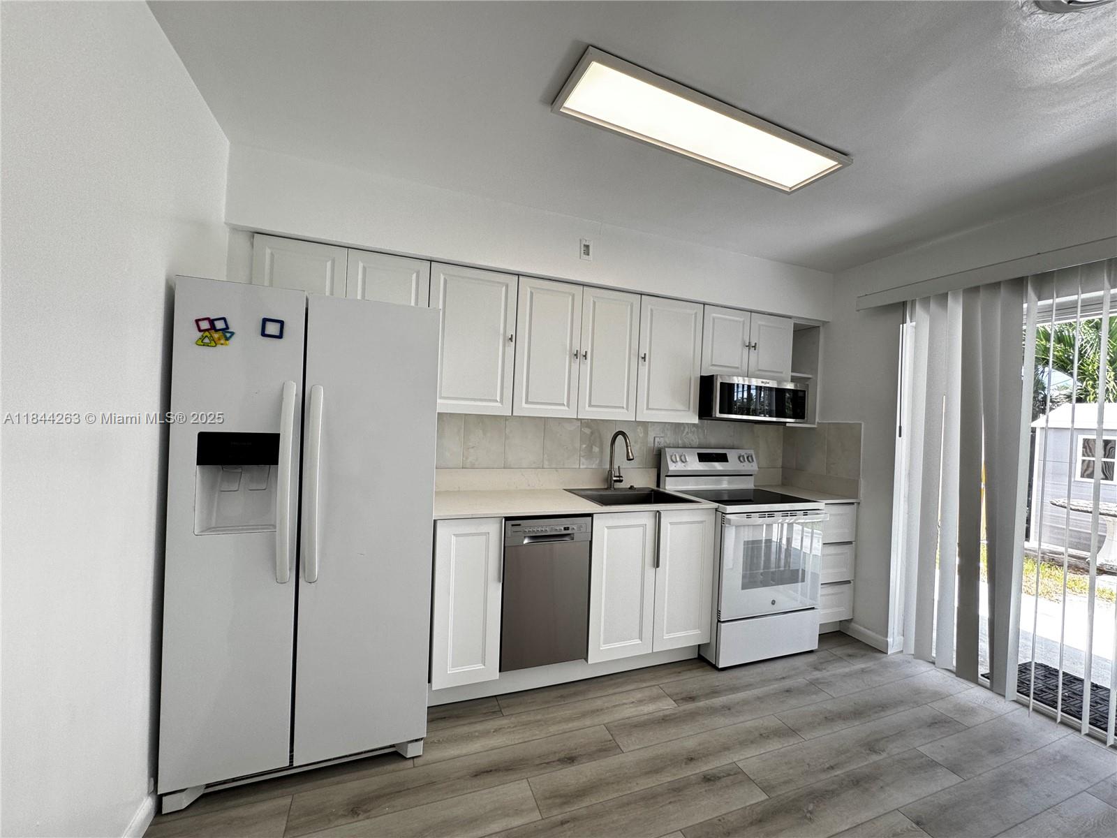 OCEAN BLVD ESTATES SEC A - Residential Lease