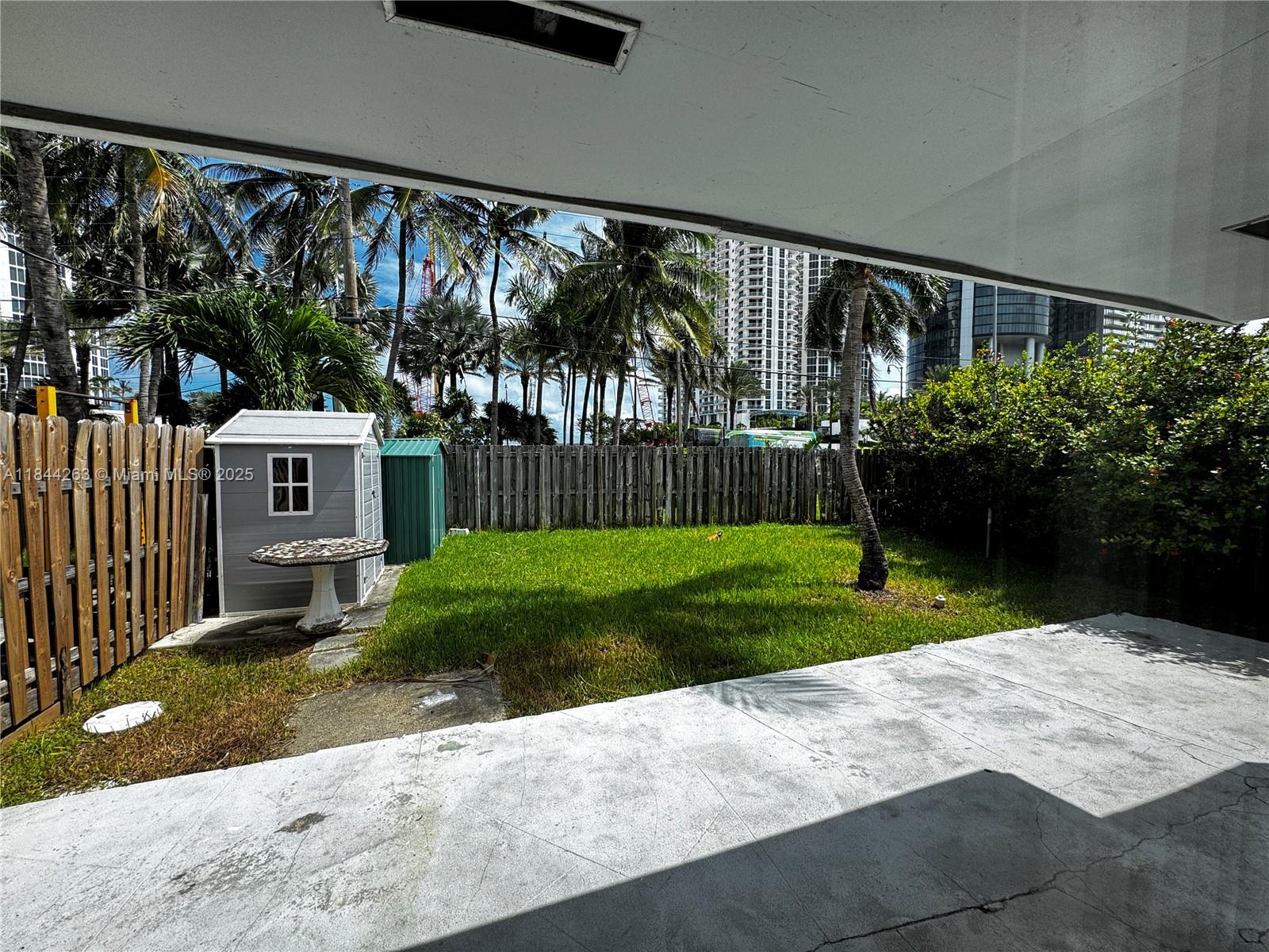 OCEAN BLVD ESTATES SEC A - Residential Lease