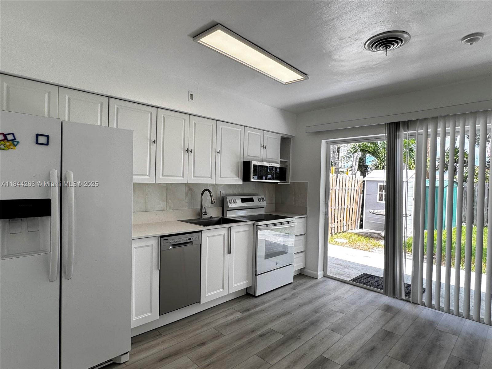 OCEAN BLVD ESTATES SEC A - Residential Lease
