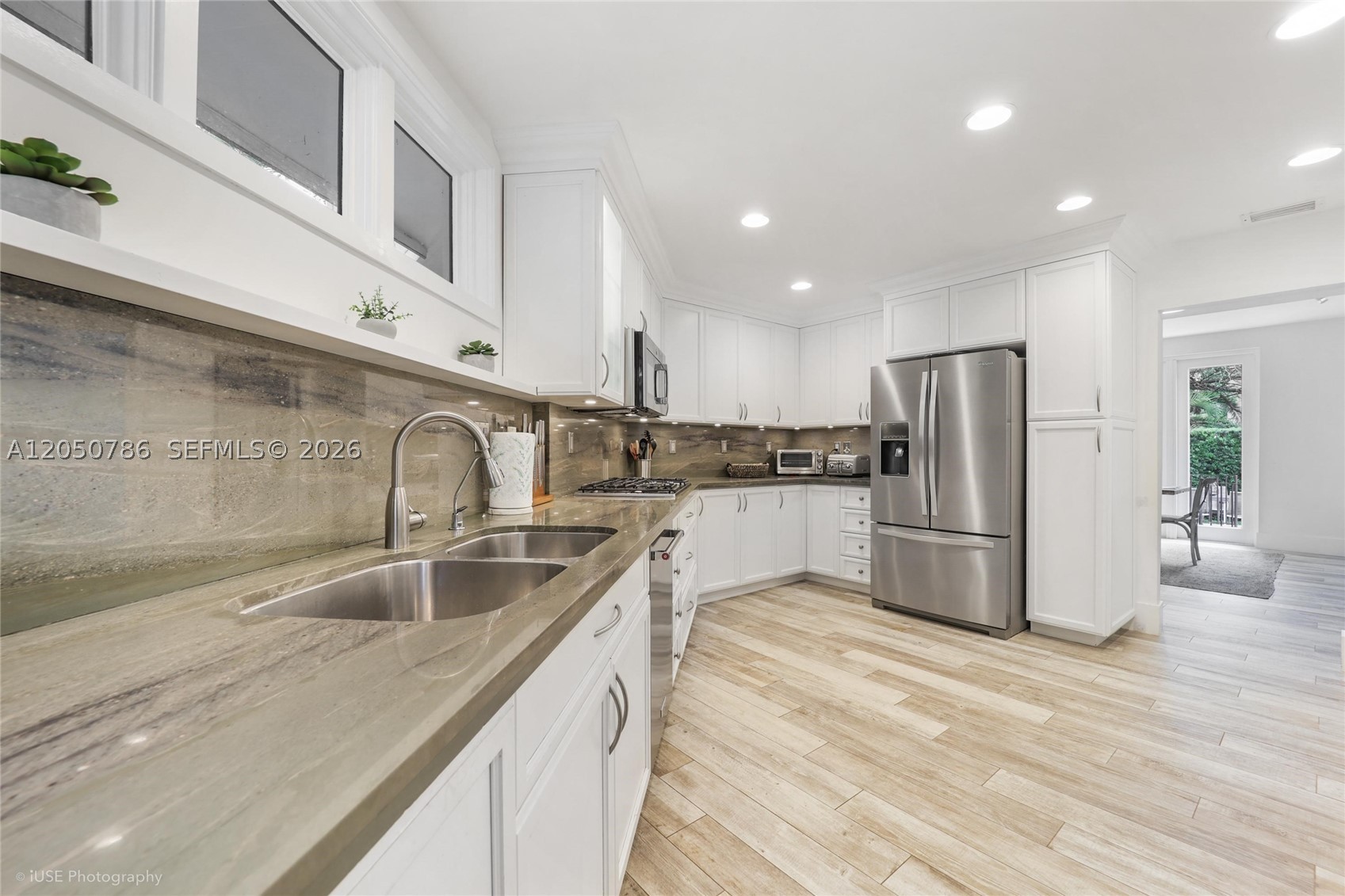 BAYSHORE VIEW - Residential Lease