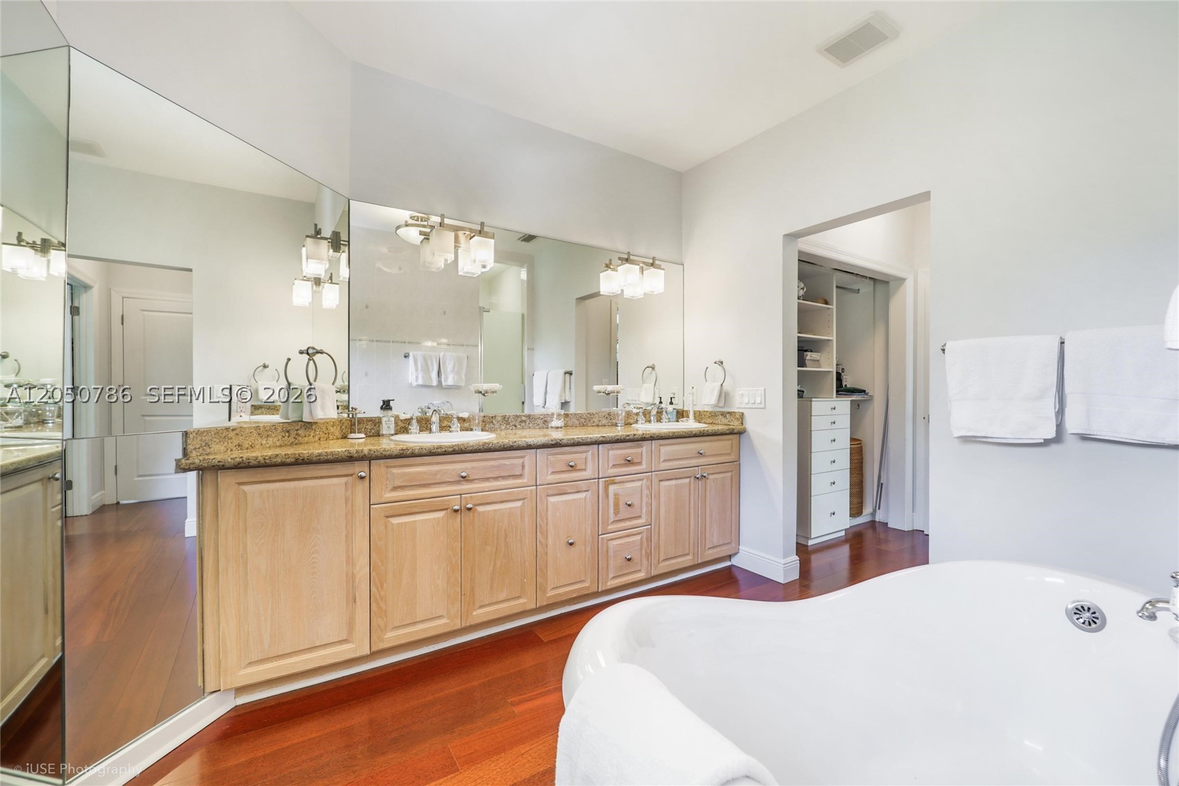 BAYSHORE VIEW - Residential Lease