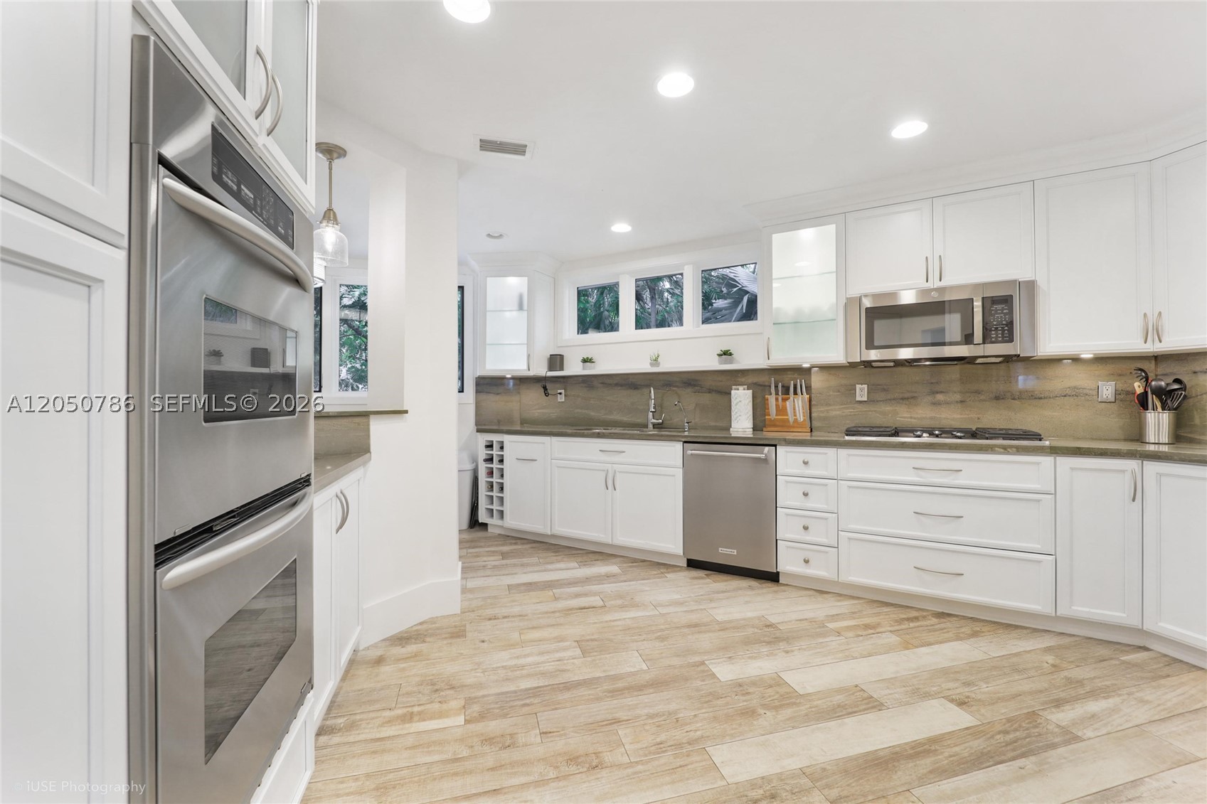 BAYSHORE VIEW - Residential Lease