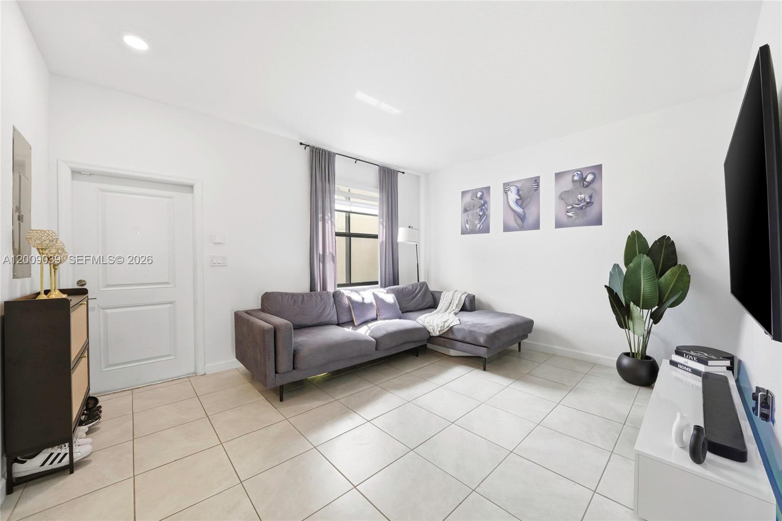 SILVER PALM RESIDENTIAL H - Residential