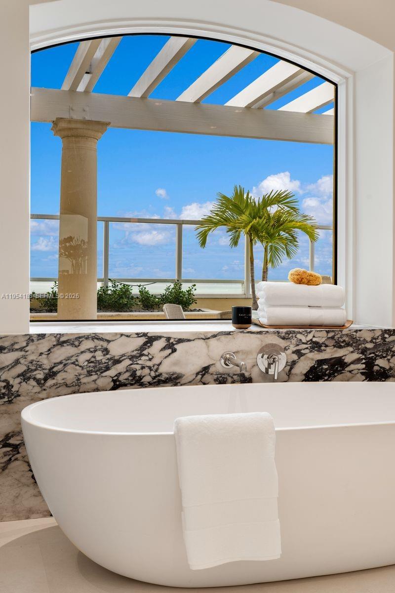 GRAND BAY RESIDENCES COND - Residential