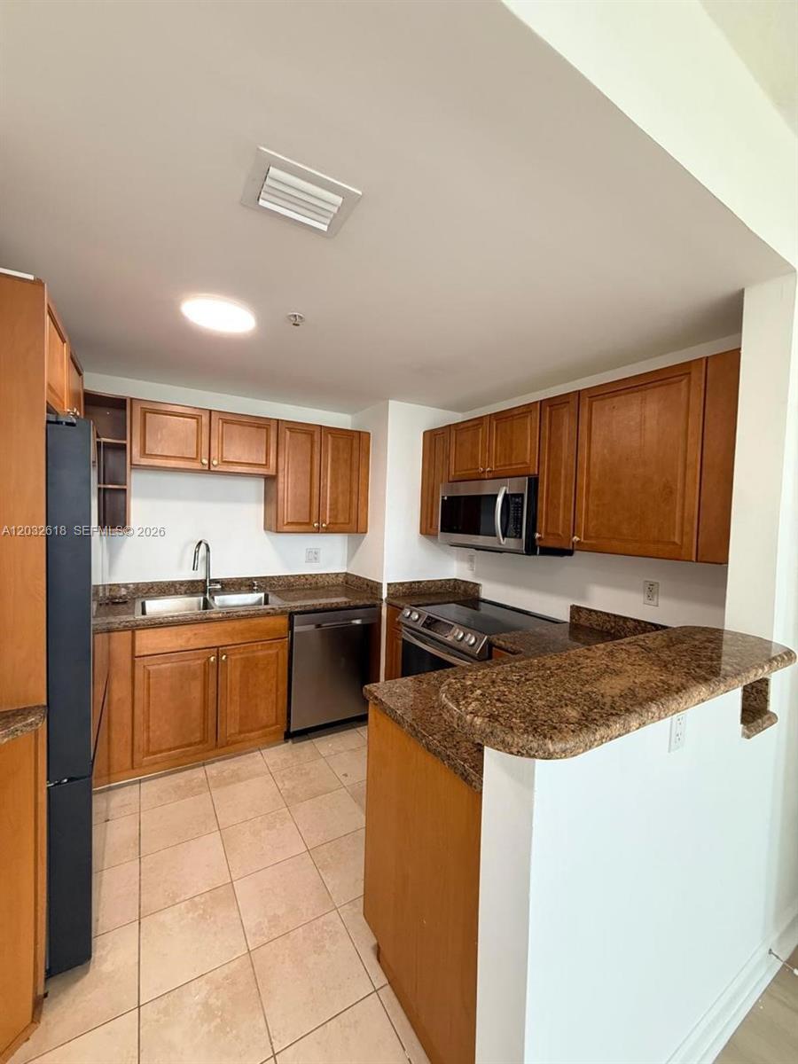 GABLES PARK TOWER - Residential