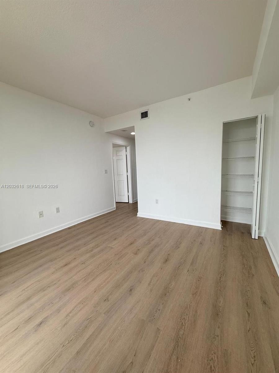 GABLES PARK TOWER - Residential