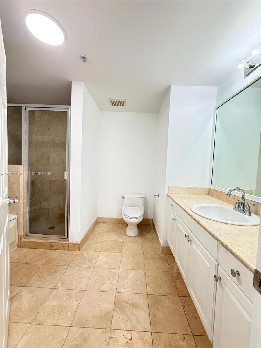 GABLES PARK TOWER - Residential