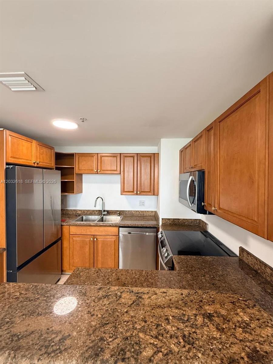 GABLES PARK TOWER - Residential