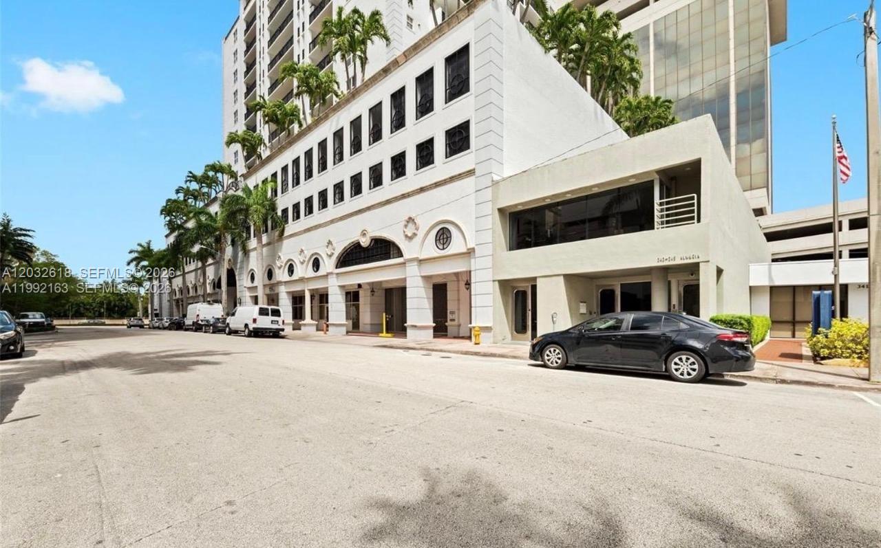 GABLES PARK TOWER - Residential