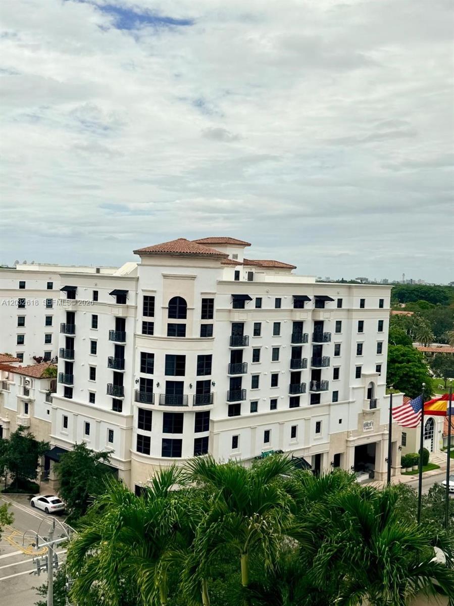 GABLES PARK TOWER - Residential