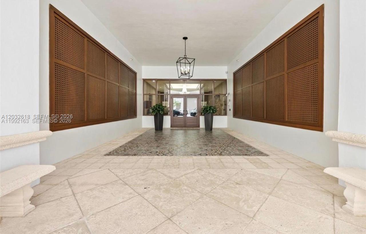 GABLES PARK TOWER - Residential