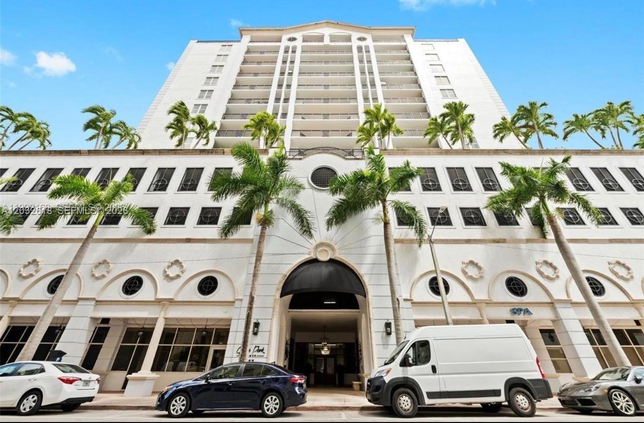 GABLES PARK TOWER - Residential