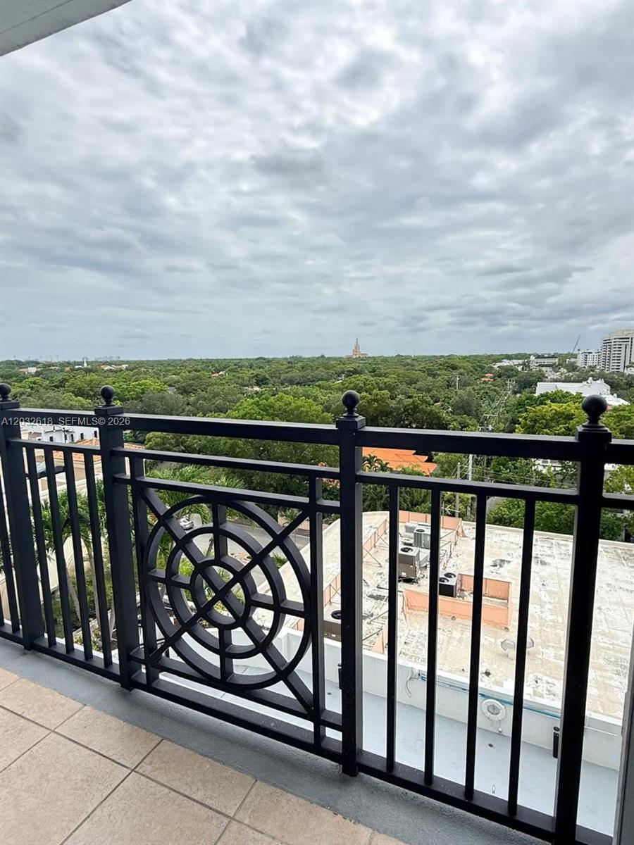 GABLES PARK TOWER - Residential