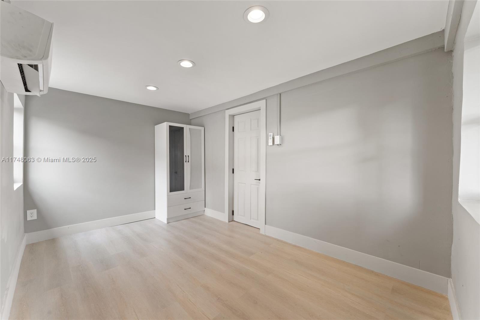 COLLIER CITY - Residential