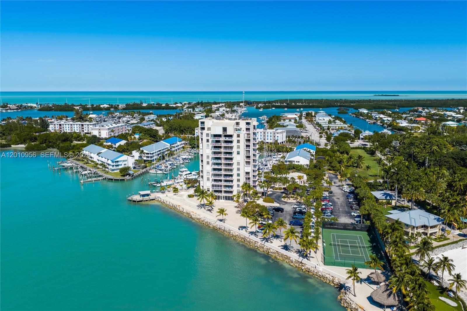 COCO PLUM BEACH - Residential