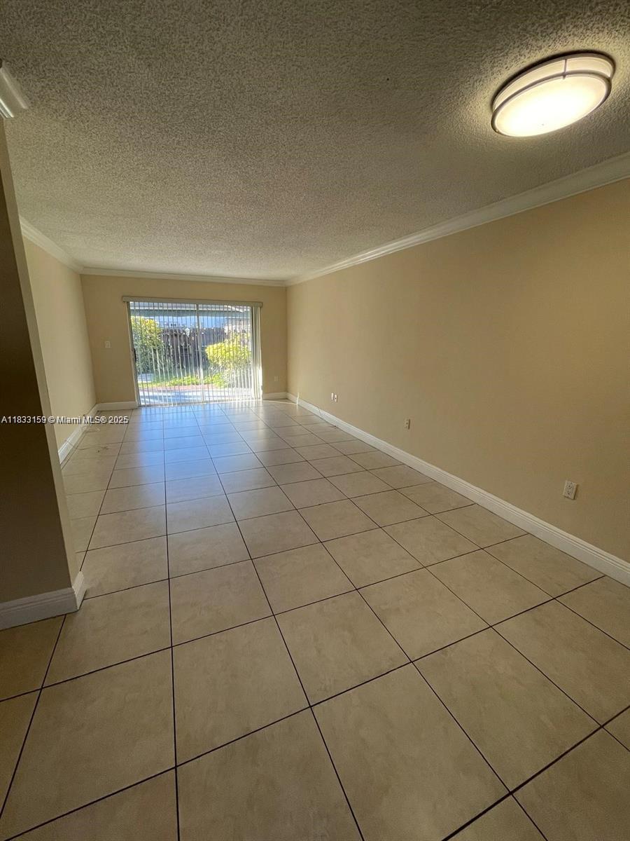 SNAPPER CREEK TOWNHOUSES - Residential Lease