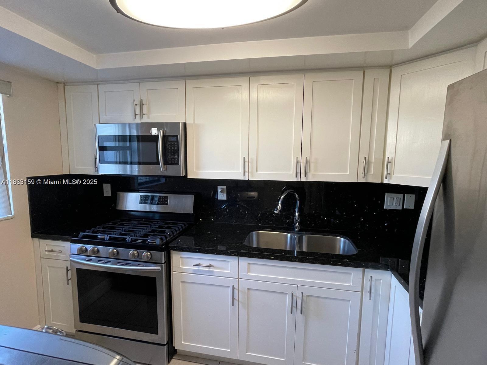SNAPPER CREEK TOWNHOUSES - Residential Lease