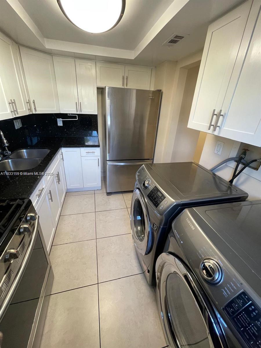 SNAPPER CREEK TOWNHOUSES - Residential Lease