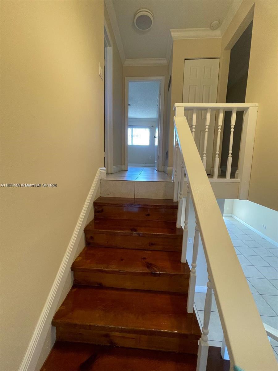 SNAPPER CREEK TOWNHOUSES - Residential Lease