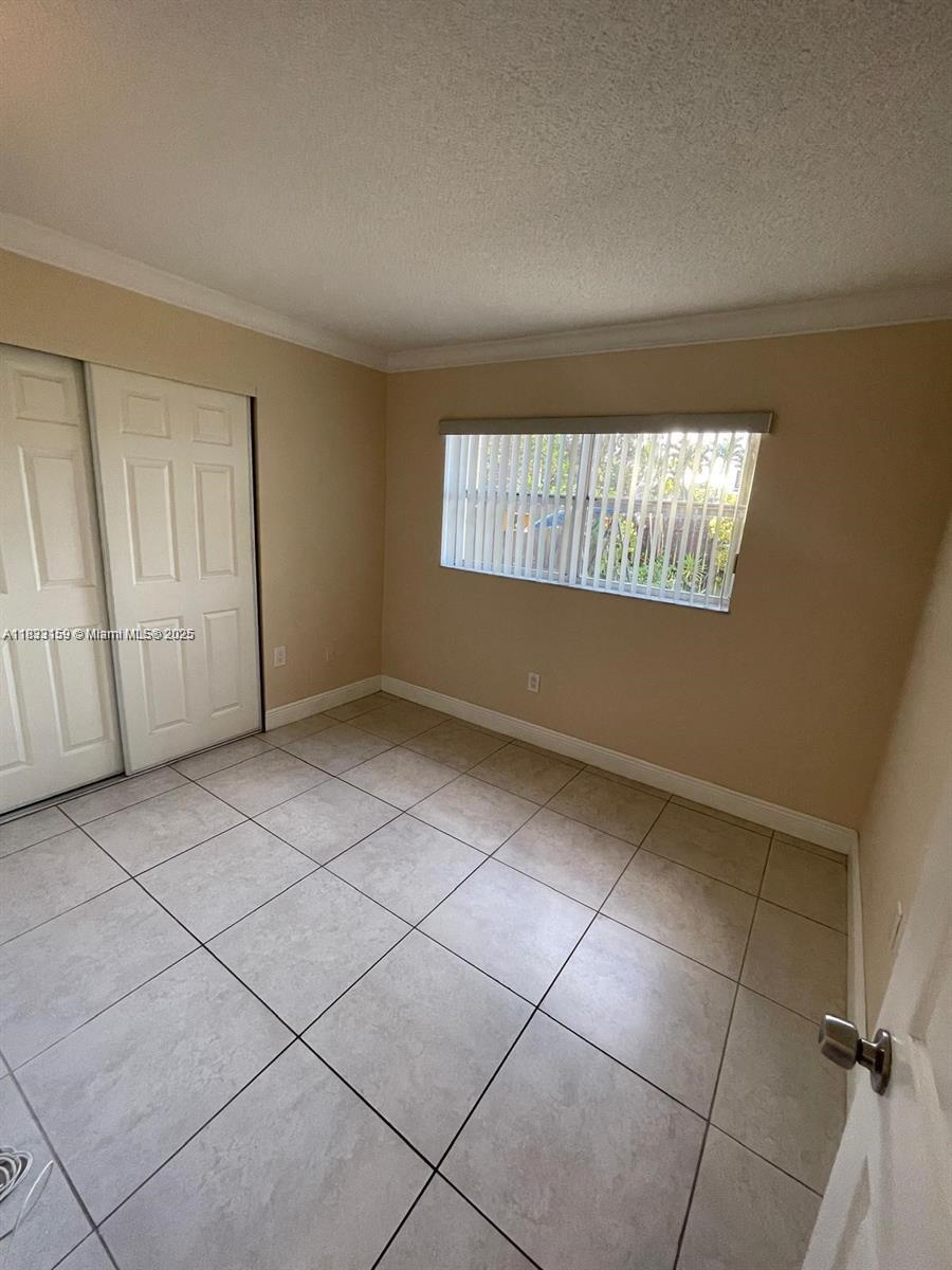 SNAPPER CREEK TOWNHOUSES - Residential Lease