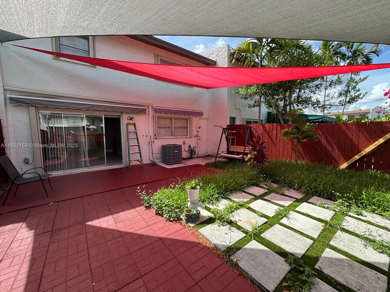 SNAPPER CREEK TOWNHOUSES - Residential Lease