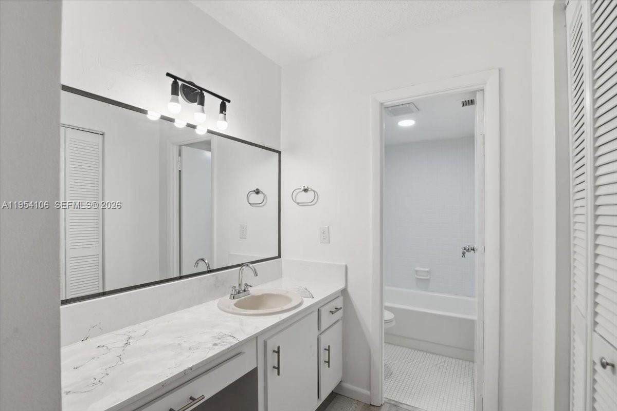 INVERRARY COUNTRY CLUB - Residential