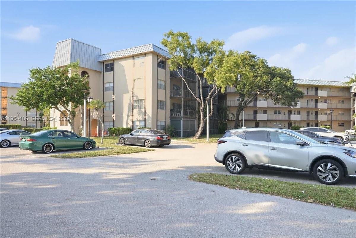 INVERRARY COUNTRY CLUB - Residential