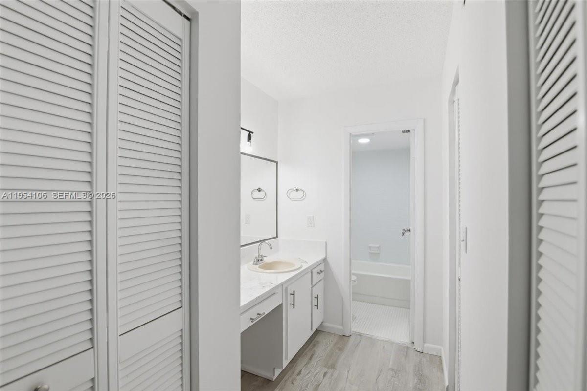 INVERRARY COUNTRY CLUB - Residential