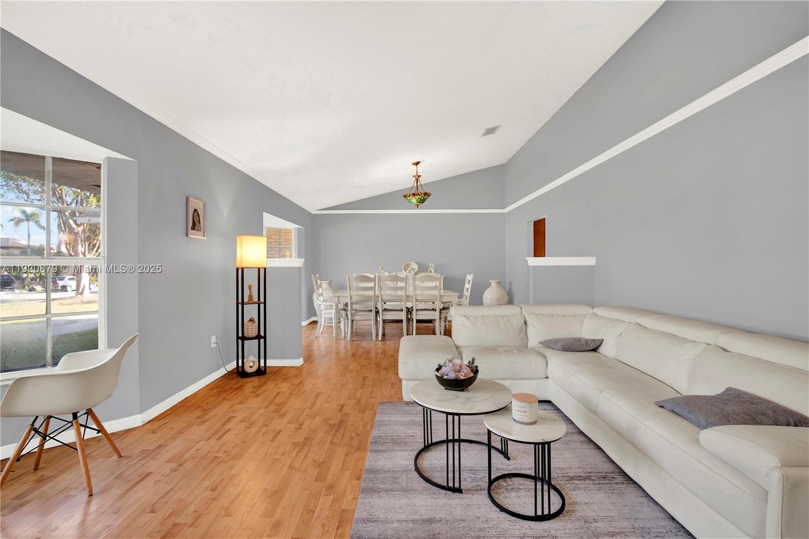 BISCADO ESTS SEC 1 - Residential