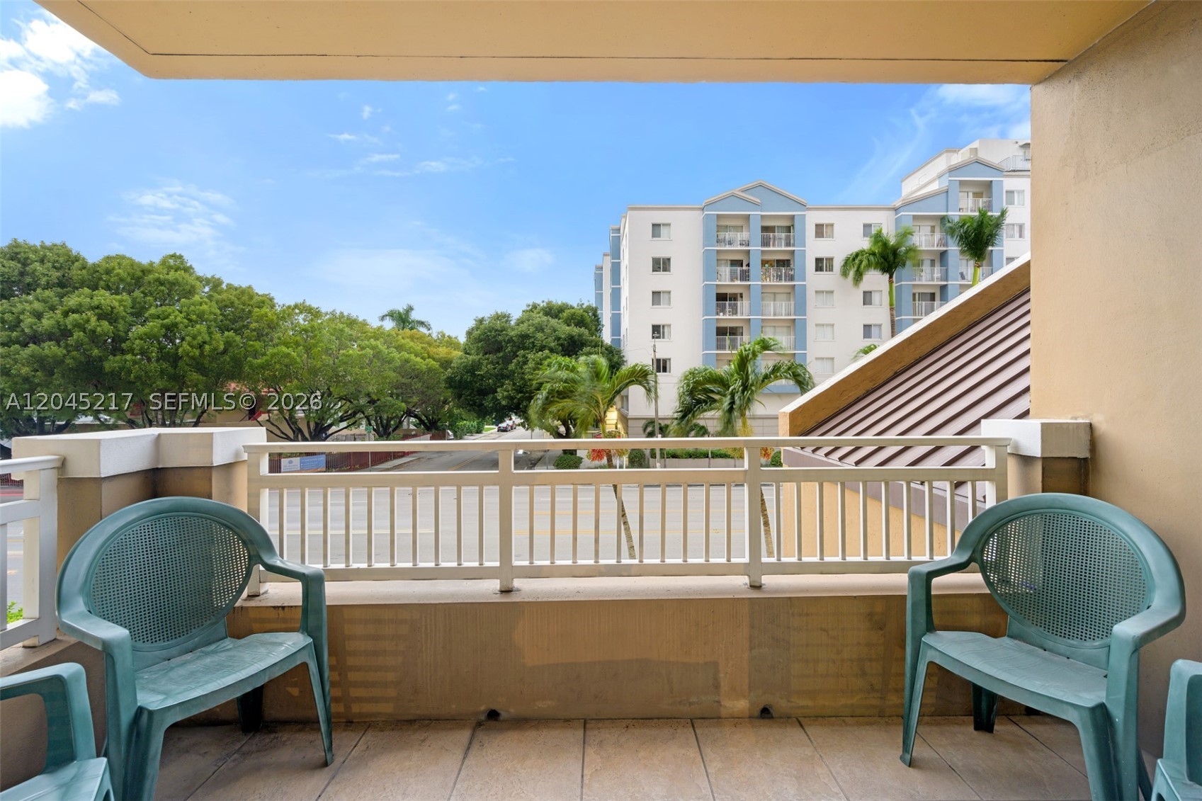DA VINCI ON DOUGLAS CONDO - Residential