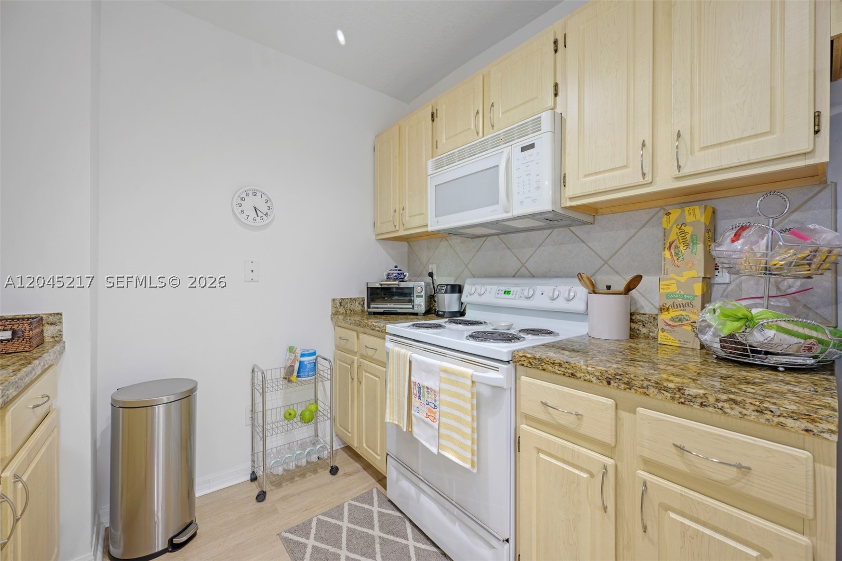 DA VINCI ON DOUGLAS CONDO - Residential