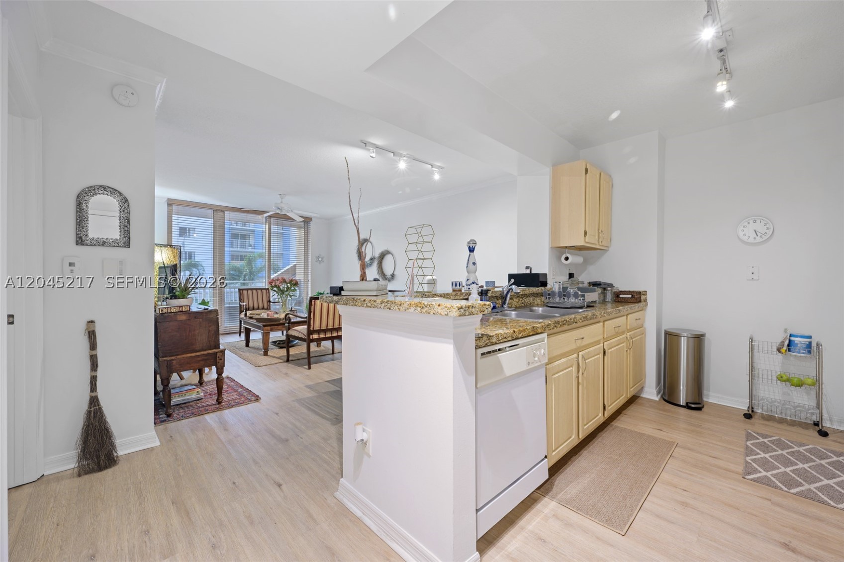 DA VINCI ON DOUGLAS CONDO - Residential