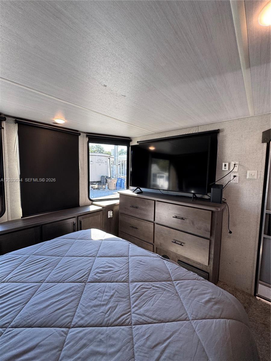 CALUSA CAMPGROUND - Land
