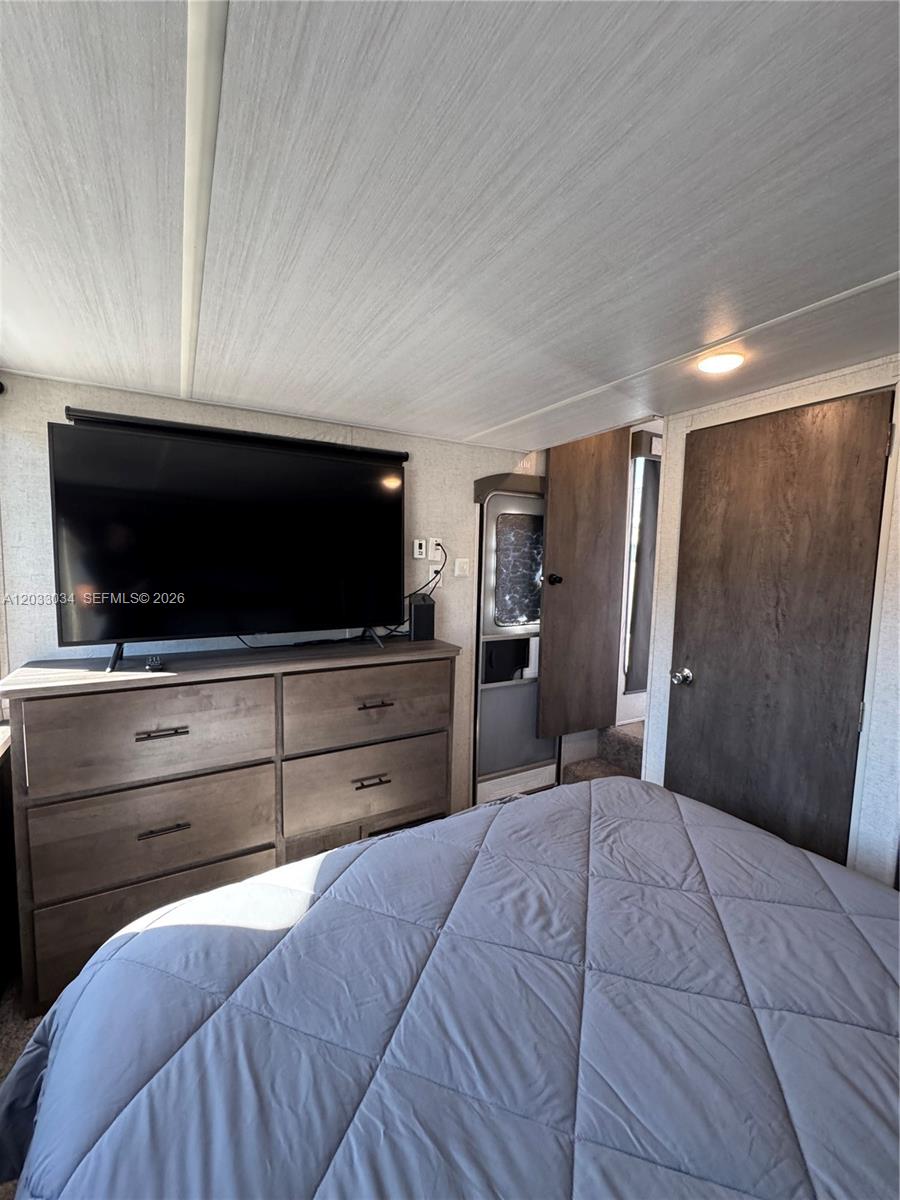 CALUSA CAMPGROUND - Land