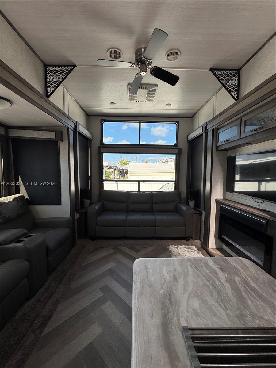 CALUSA CAMPGROUND - Land