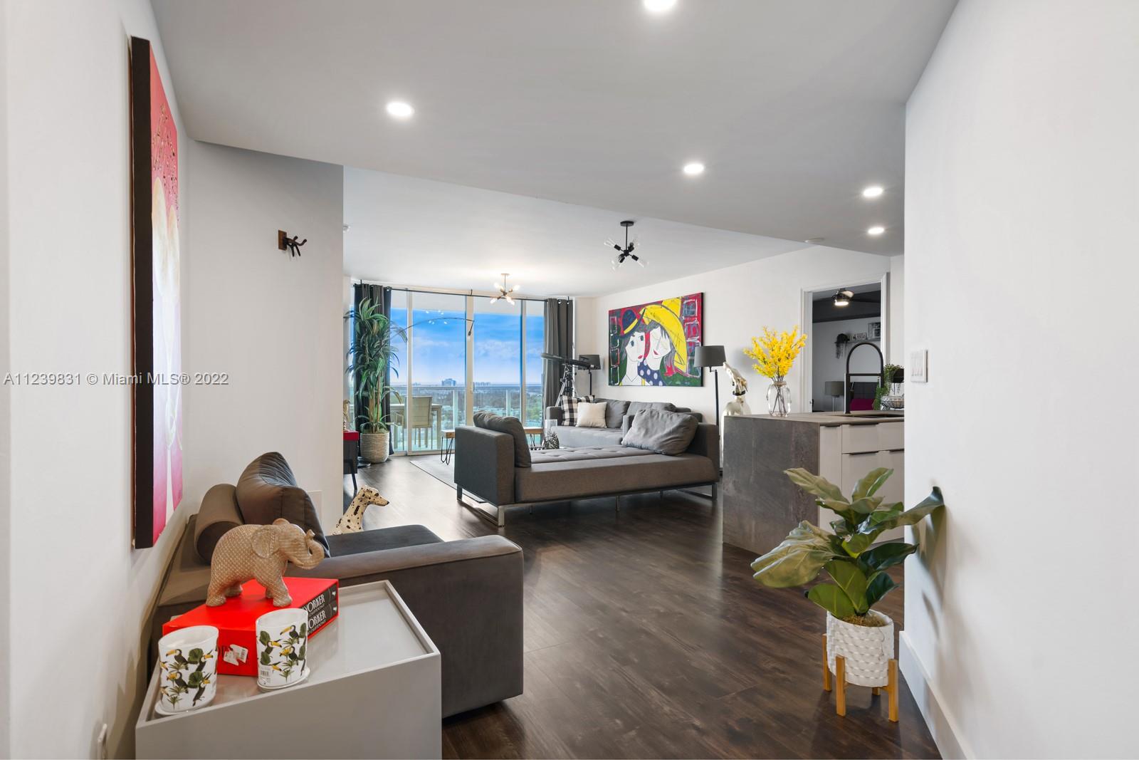 Largest fully remodeled 2 Bedroom / 2.5 Bathroom unit with over 1,400 SF and million-dollar unobstructed views. This unit has elegant and sophisticated upgrades, fully built French walk-in closets with upgraded doors. This Split floor plan has a modern open kitchen. The over-sized balcony has over 330 sq. ft. and beautiful bay & ocean views. This building is pet friendly with no weight limitation. The Bridgewater Building offers 24-h concierge, pool, Jacuzzi, BBQ area, gym, boardwalk, guest parking, high speed internet & basic cable. Only 5 minutes away from the beach and highways.