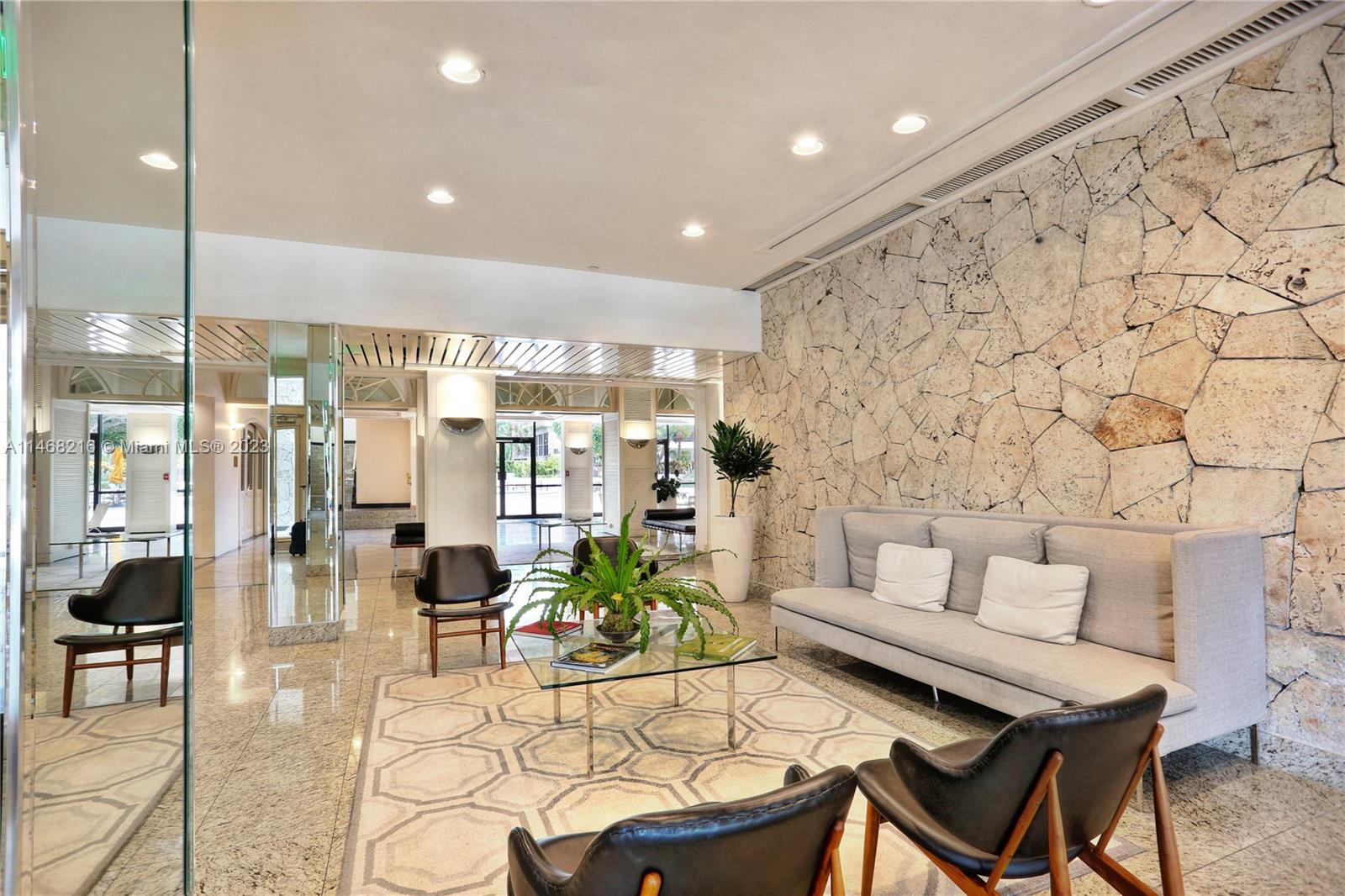Palm Bay Yacht Club - Residential Lease